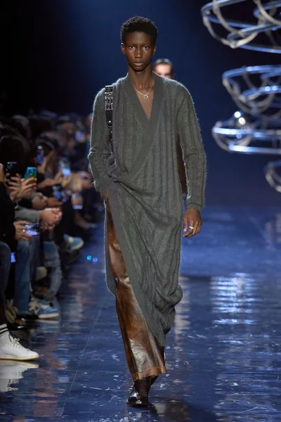 Look 4